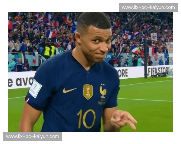 世界杯2021回放：那些年球场上的激情与传奇